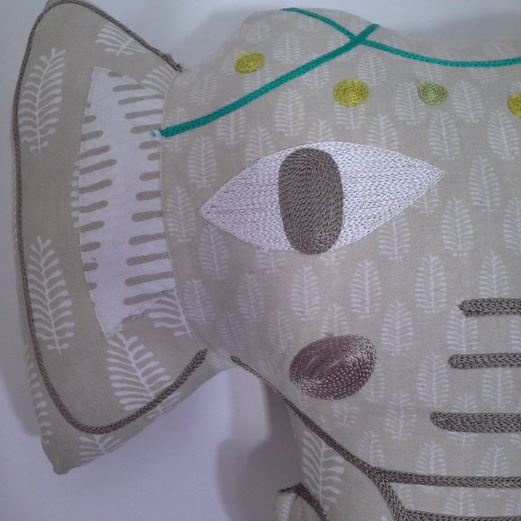 The Land of Nod elephant plush Beige Embroidered 2015 Gy Global Elephant - Picture 6 of 12